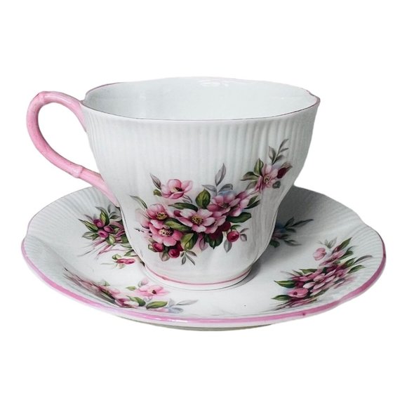 Royal Albert Fine Bone China Vintage Apple Blossom Tea Cup & Saucer - Picture 6 of 9